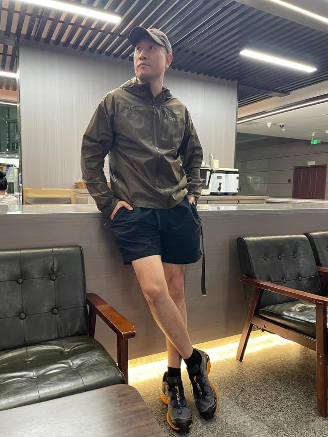 鞋别穿Nike、阿迪换成4个中产品牌更高级B—sports必一答应我：中年男人运动(图5)