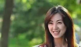 个女人常穿的鞋子往往能够决定她的命运Bsport体育平台登录并非迷信一(图4)